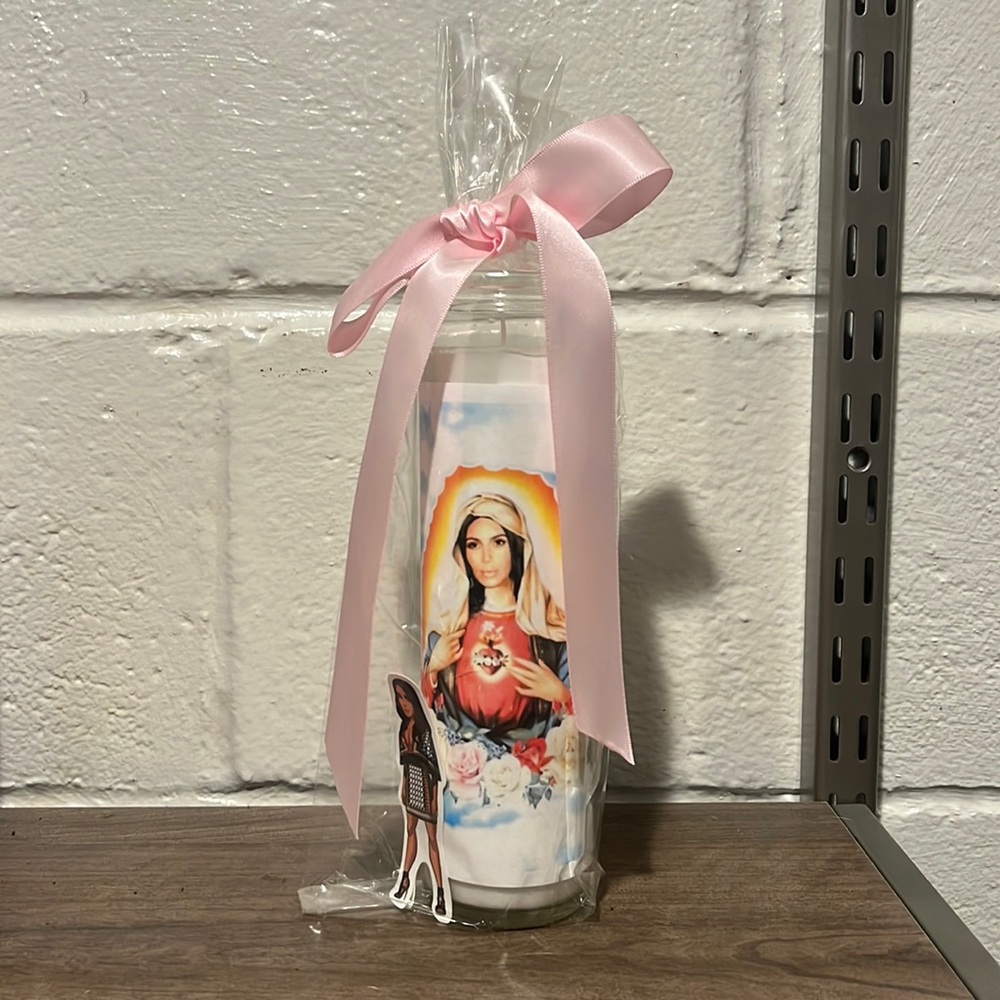 Kim Kardashian praying candle